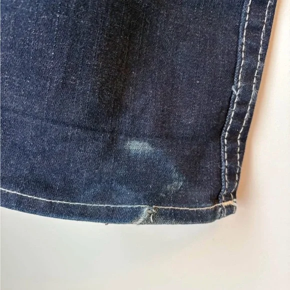 Women’s 2000’s Low Rise RARE True Religion Straight Leg Jeans - Picture 4 of 4